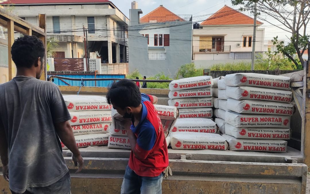 Dompet Dhuafa Bali Kirimkan 1 Truk Isi Semen Untuk Dukung Pembangunan Gedung Islamic Center MUI Bali